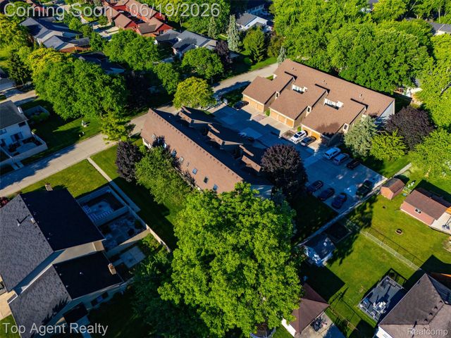 42374 Lochmoor Street, Clinton Charter Township, MI 48038