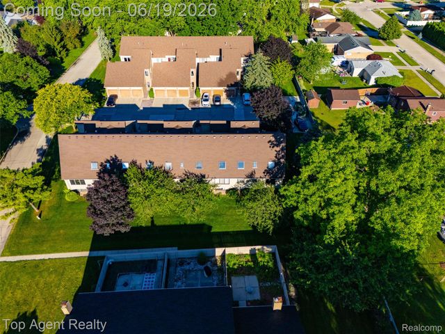 42374 Lochmoor Street, Clinton Charter Township, MI 48038