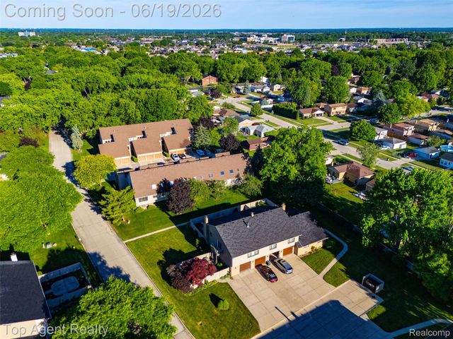 42374 Lochmoor Street, Clinton Charter Township, MI 48038