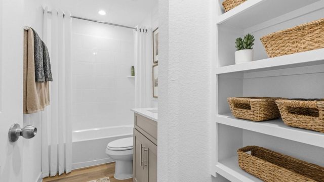 3229 Bolt Rope Drive, Texas City, TX 77539