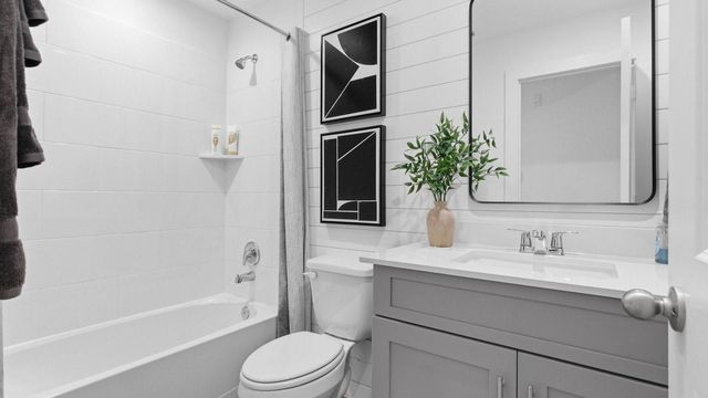 3229 Bolt Rope Drive, Texas City, TX 77539