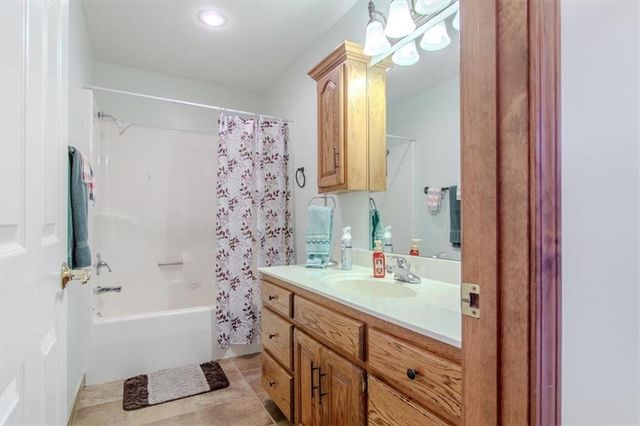 93 E BEULAH Street, Garden City, MO 64747