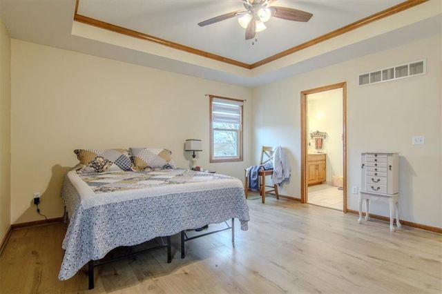 93 E BEULAH Street, Garden City, MO 64747