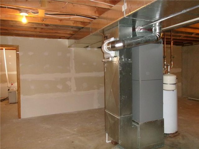 93 E BEULAH Street, Garden City, MO 64747