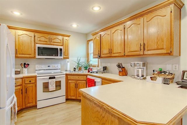 93 E BEULAH Street, Garden City, MO 64747