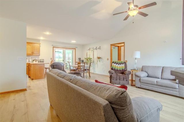 93 E BEULAH Street, Garden City, MO 64747