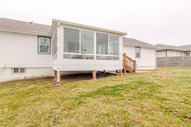 93 E BEULAH Street, Garden City, MO 64747