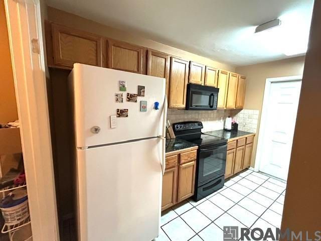 4624 Parkoaks Dr, Baton Rouge, LA 70816