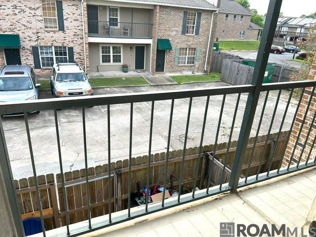 4624 Parkoaks Dr, Baton Rouge, LA 70816