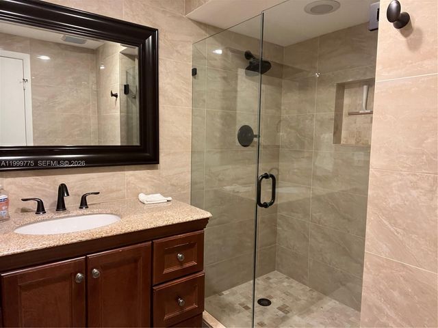 16500 Golf Club Rd 309, Weston, FL 33326