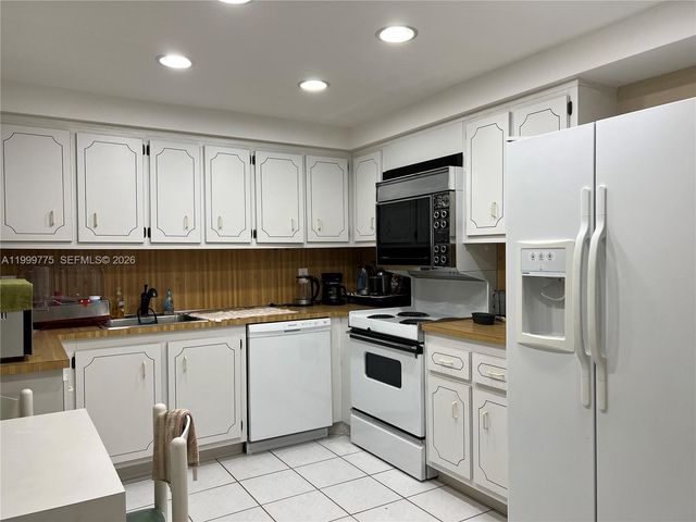 16500 Golf Club Rd 309, Weston, FL 33326