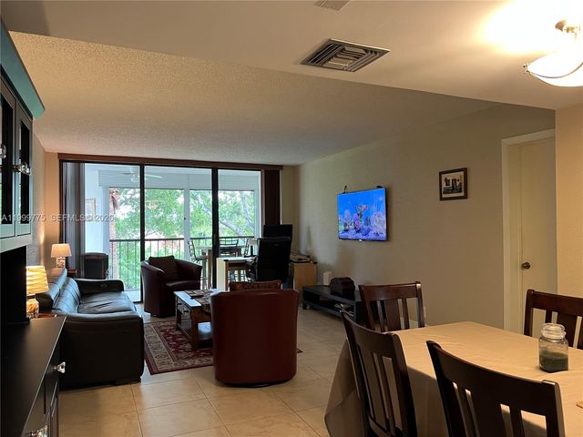 16500 Golf Club Rd 309, Weston, FL 33326