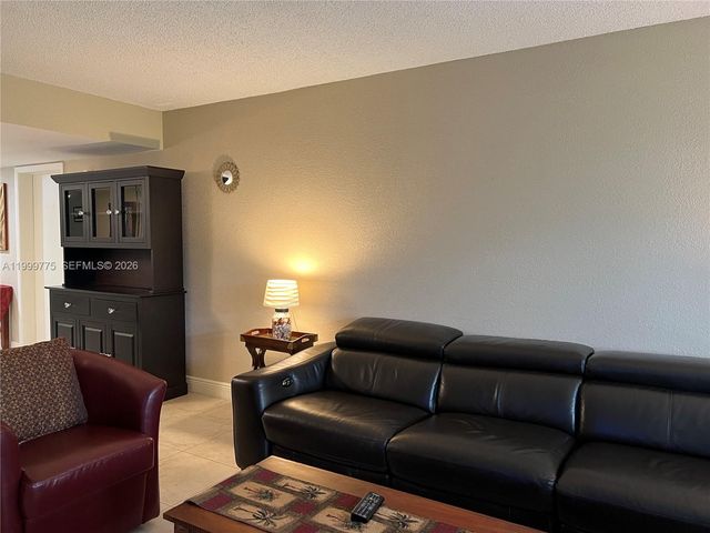 16500 Golf Club Rd 309, Weston, FL 33326