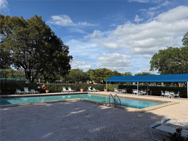 16500 Golf Club Rd 309, Weston, FL 33326