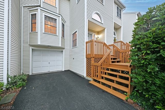 6 Erin Way, Lincoln Park Boro, NJ 07035