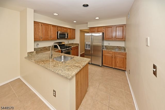 6 Erin Way, Lincoln Park Boro, NJ 07035
