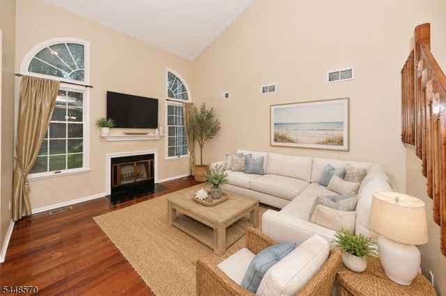 6 Erin Way, Lincoln Park Boro, NJ 07035