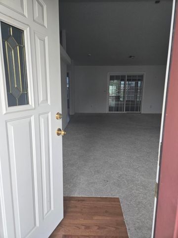 1785 SE Brookhurst Way, Grants Pass, OR 97527