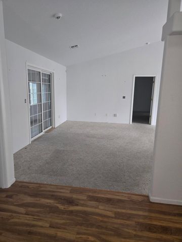 1785 SE Brookhurst Way, Grants Pass, OR 97527