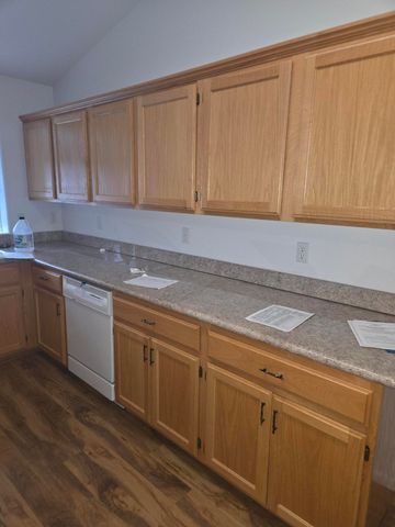 1785 SE Brookhurst Way, Grants Pass, OR 97527