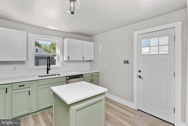 152 LAWN PARK AVE, Lawrence Township, NJ 08648
