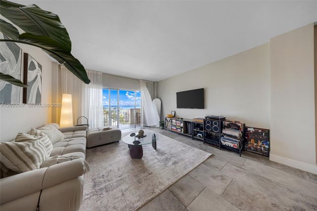 1455 N Treasure Dr 6N, North Bay Village, FL 33141
