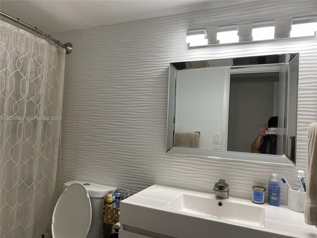 1455 N Treasure Dr 6N, North Bay Village, FL 33141