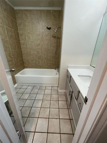 1231 Armadillo RD, Austin, TX 78745