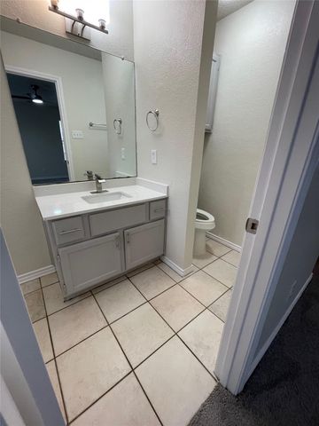 1231 Armadillo RD, Austin, TX 78745