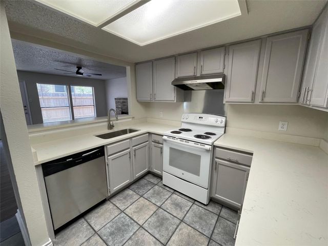 1231 Armadillo RD, Austin, TX 78745