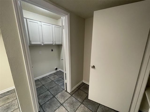 1231 Armadillo RD, Austin, TX 78745