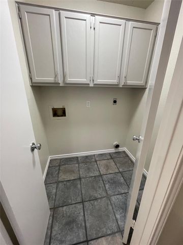 1231 Armadillo RD, Austin, TX 78745