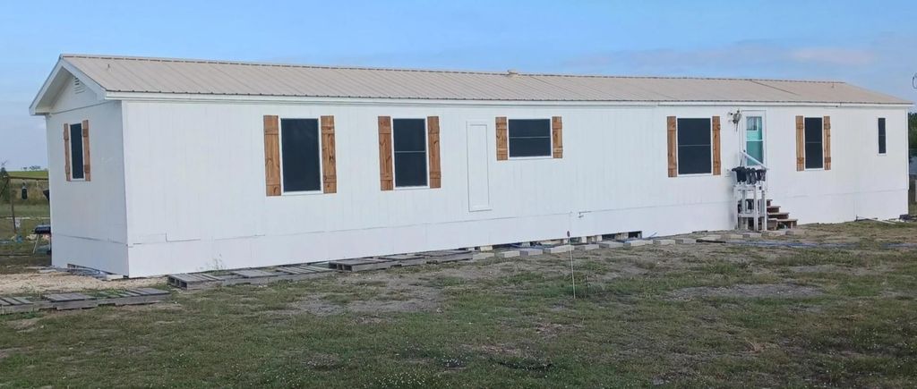 7739 NW County Road 1200, Barry, TX 75102
