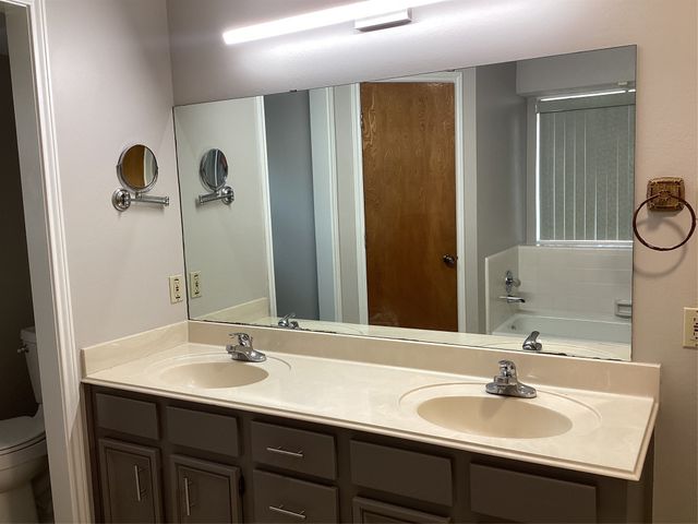 2841 Southridge Drive, Grapevine, TX 76051