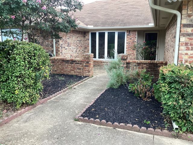 2841 Southridge Drive, Grapevine, TX 76051