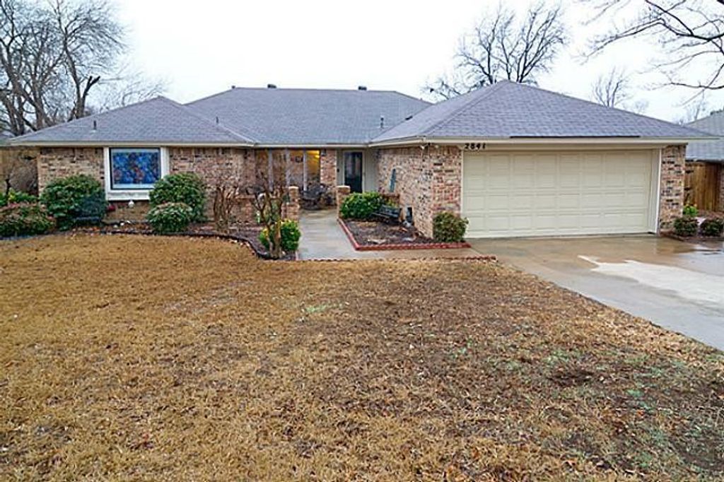 2841 Southridge Drive, Grapevine, TX 76051