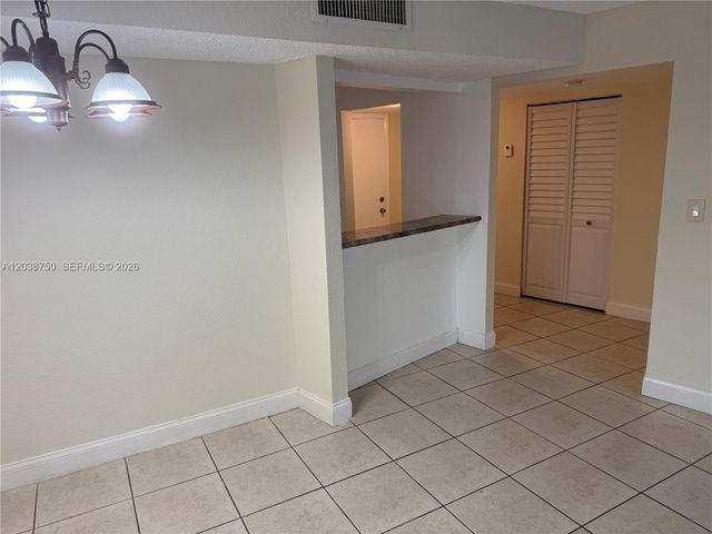 4235 N University Dr 202, Sunrise, FL 33351
