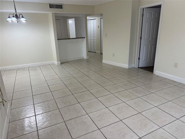 4235 N University Dr 202, Sunrise, FL 33351