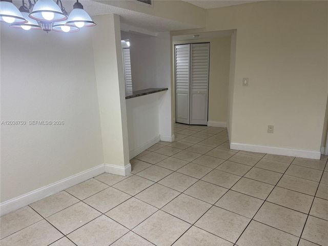 4235 N University Dr 202, Sunrise, FL 33351