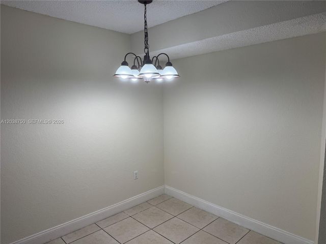 4235 N University Dr 202, Sunrise, FL 33351