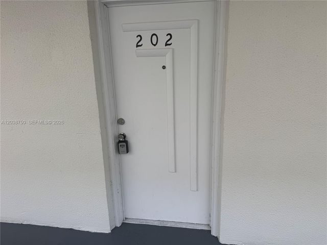 4235 N University Dr 202, Sunrise, FL 33351