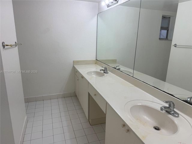 4235 N University Dr 202, Sunrise, FL 33351