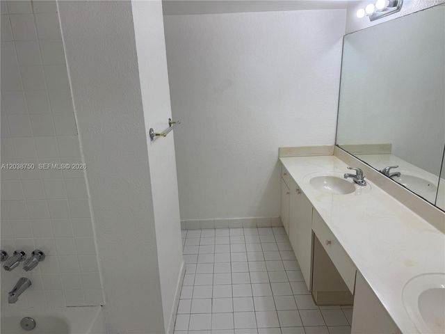 4235 N University Dr 202, Sunrise, FL 33351