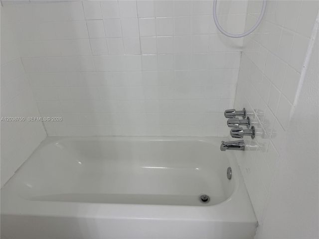 4235 N University Dr 202, Sunrise, FL 33351