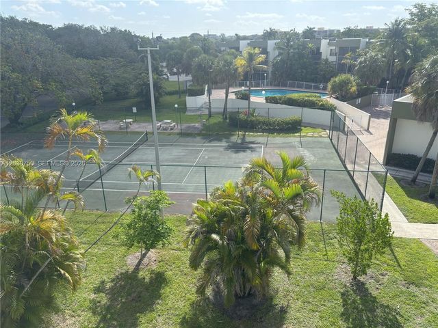 4235 N University Dr 202, Sunrise, FL 33351