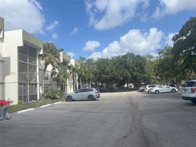 4235 N University Dr 202, Sunrise, FL 33351