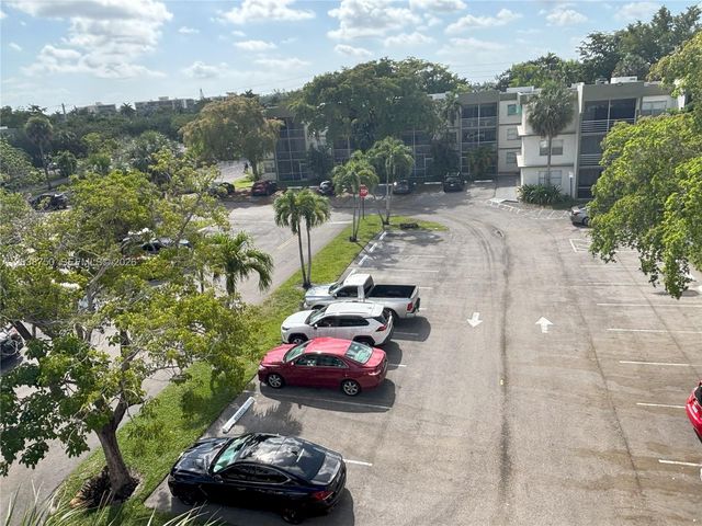 4235 N University Dr 202, Sunrise, FL 33351