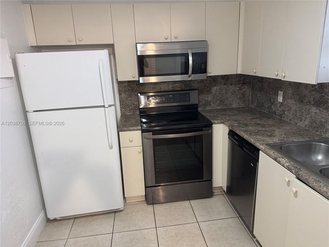 4235 N University Dr 202, Sunrise, FL 33351