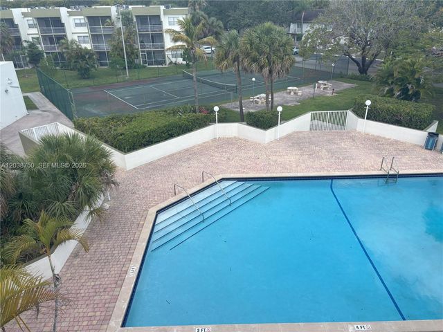 4235 N University Dr 202, Sunrise, FL 33351