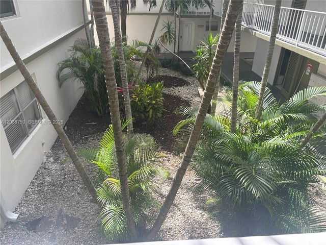 4235 N University Dr 202, Sunrise, FL 33351